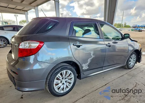 2010 Toyota Matrix Base z USA, uszkodzony, nr VIN 2T1KU4EE3AC263633